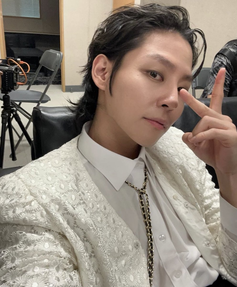 woosungmedia's tweet photo. HE’S SO PRETTY https://t.co/ymjR689Zcy