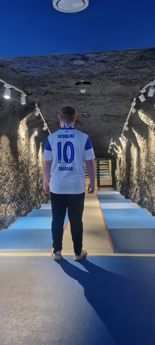 Ein absoluter Traum ist in Erfüllung gegangen 

Einfach nur DANKE <a href="/MeinAuto_de/">MeinAuto.de</a> 💙🤍

#S04FCK