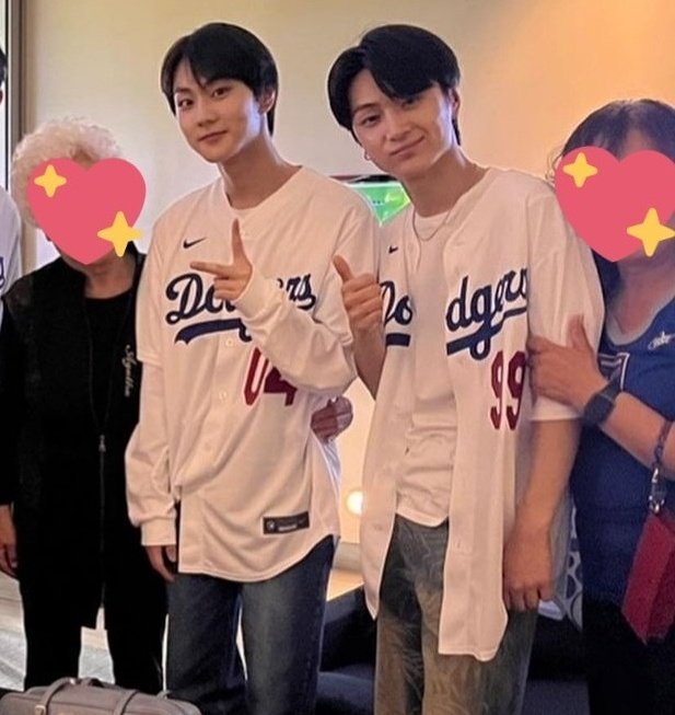 Jaywon_4life_'s tweet photo. I actually can't stop thinking about how much jay's family appreciates jungwon 🥹 https://t.co/OUKYUGDVah