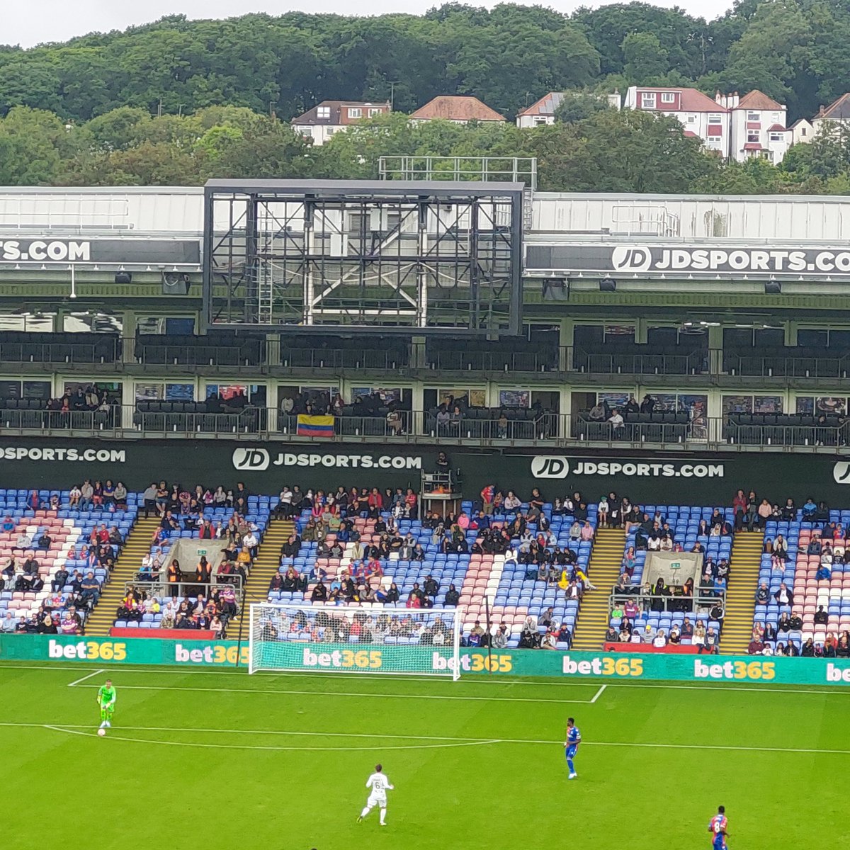 Kate Thompson ❤💙 tweet media