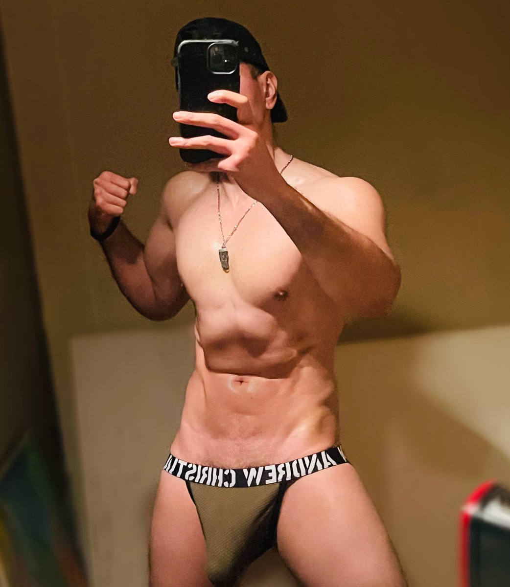 Dean_Shock1's tweet photo. #deanshock #selfie #gym #twitterfit #fit #andrewchristianunderwear #fitartist #fitness #arms #legs #chest #abs #malefigure #lyft #bodybuiler #bodybuilding https://t.co/3lBcbjuueB