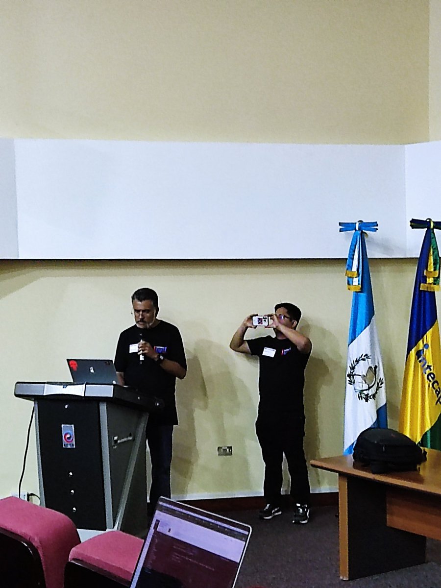 ESAJUG's tweet image. Conferencia sobre &amp;lt;&amp;lt; Uso de flexible queries con JPA en 
Spring 3&amp;gt;&amp;gt; por Marcos Luna #jconfgt2023 #java #springframework