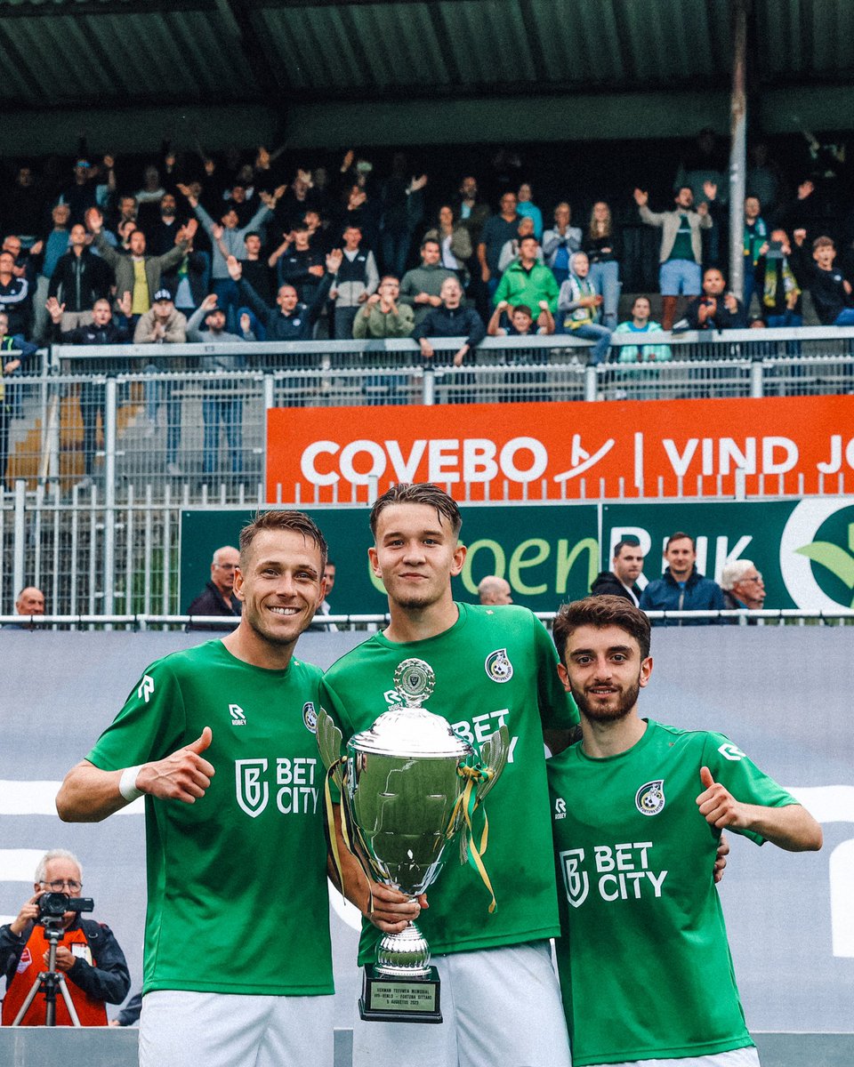 FortunaSittard's tweet photo. 🏆

#vvvfor https://t.co/3Kcwgmvy1b