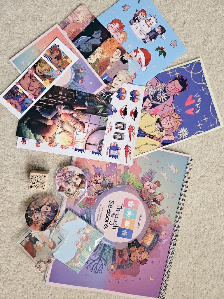 Haise_27's tweet photo. I just received my @EndhawksSeasons package and I have no words to describe the joy that washed over me.  Ahhhhhh, can't wait to use my calendar and all the stickers/charms/stamp that was included! It's gonna be all over my room.  Thank you everyone who worked on this ♡♡♡ https://t.co/CH37B910fi