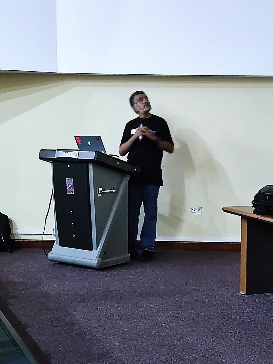 ESAJUG's tweet image. Conferencia sobre &amp;lt;&amp;lt; Uso de flexible queries con JPA en 
Spring 3&amp;gt;&amp;gt; por Marcos Luna #jconfgt2023 #java #springframework