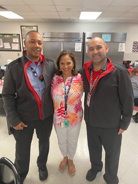 District 142 General Chair Carrie Lessley teamed up with TWU 555 Business Rep Abilio Villeverde on August 1st for a joint BBQ for the Ramp, Ops, and CSAs in OAK! What a great turnout and teamwork between the IAM and TWU to take care of our union members.