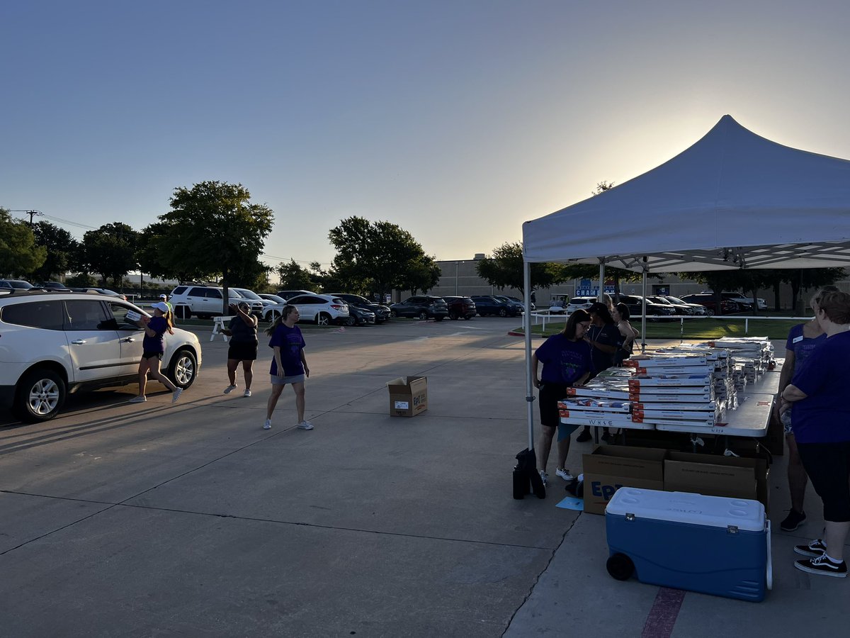 Another great back to school event @GCISD! So many volunteers and amazing community partnerships working together to support our families #WeareGCISD Lined up and ready early! Handing out backpacks and supply packs as the sun rises.