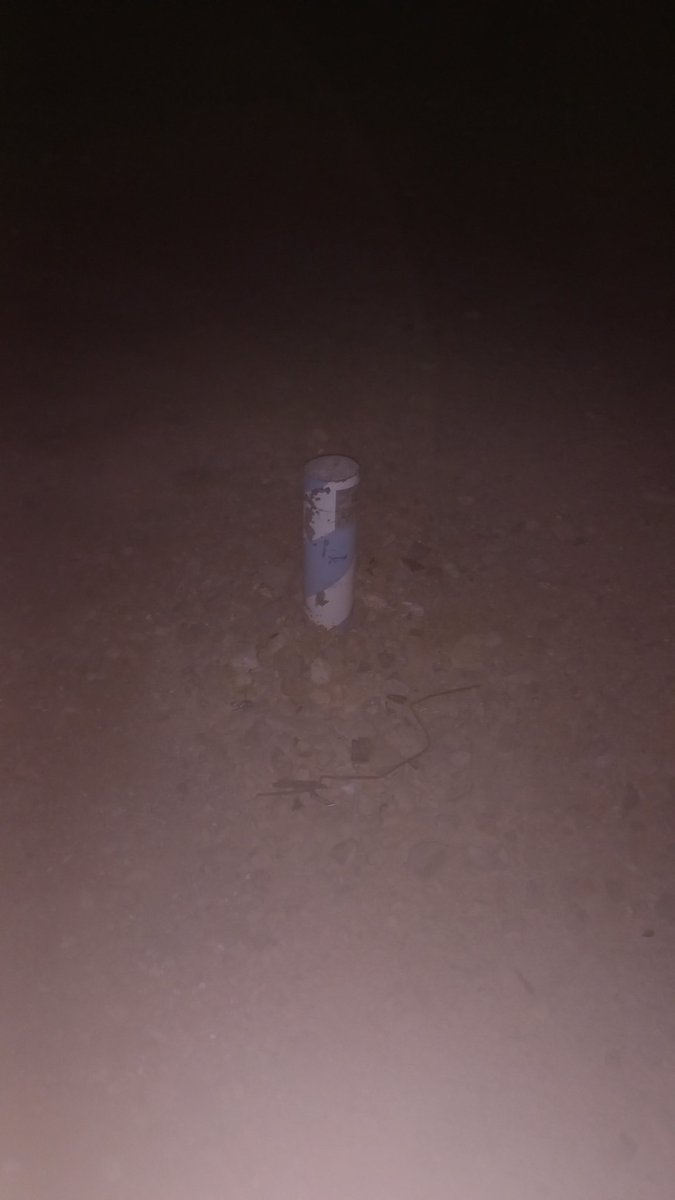 Shahoom9713's tweet photo. مسبب مشاكل وخساير في المركبات هذا انا طالع من منزل ابني وعلى طلعتي لفيت على جانب البوابة بحيث اريد. أوقف بجنب طريق الدخول وما ادري بأنه يوجد حديد كيبل وهذا صار في المركبة ولكن من الجهه المسؤولة عن تركيب هذا العمود بجنب البوابة وهل هذا بالطريق الصحيحة امام بوابة المنزل https://t.co/8iaU8PHHlb