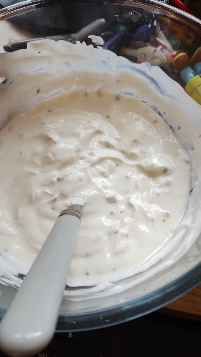 Ali1Ruggers's tweet image. @sortedfood skinny dipping with Kush... Fat free creamy dip with chives #wildweekender