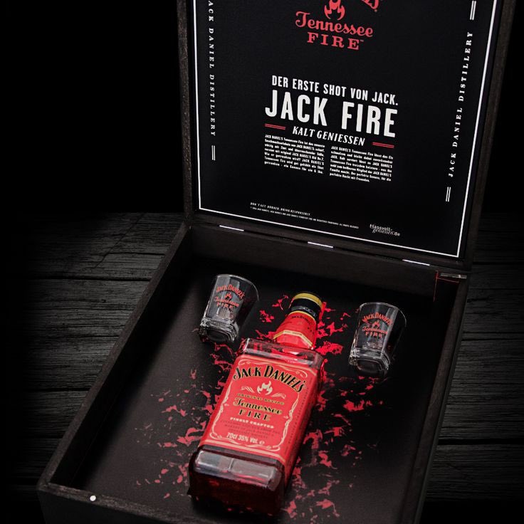 lotusdrink's tweet photo. → @juofmeline 🍷

📝 1 Justino's Madeira + Sangue + Embalagem especial 
📝 1 Whisky Jack Daniel's + Sangue 
📝 1 Drink das Deusas + Sangue 
📝 1 Negroni + Sangue

📨: темні вітання, шурин 🩸💎 https://t.co/bVjK4hPC1F