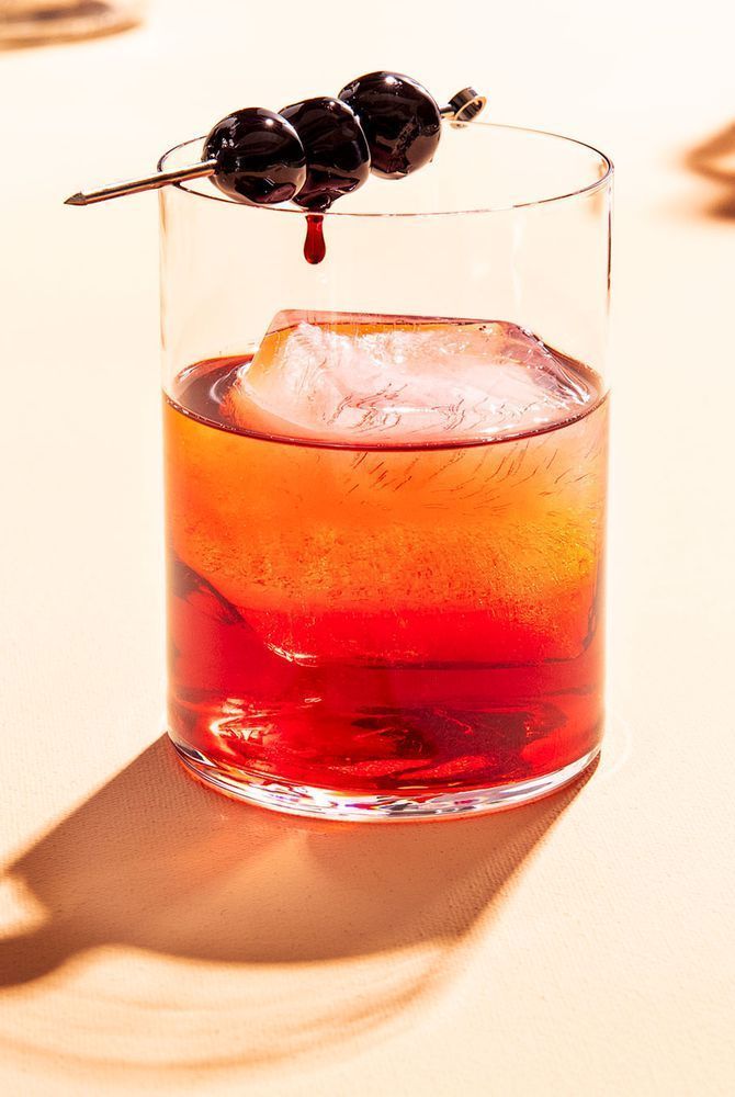 lotusdrink's tweet photo. → @juofmeline 🍷

📝 1 Justino's Madeira + Sangue + Embalagem especial 
📝 1 Whisky Jack Daniel's + Sangue 
📝 1 Drink das Deusas + Sangue 
📝 1 Negroni + Sangue

📨: темні вітання, шурин 🩸💎 https://t.co/bVjK4hPC1F