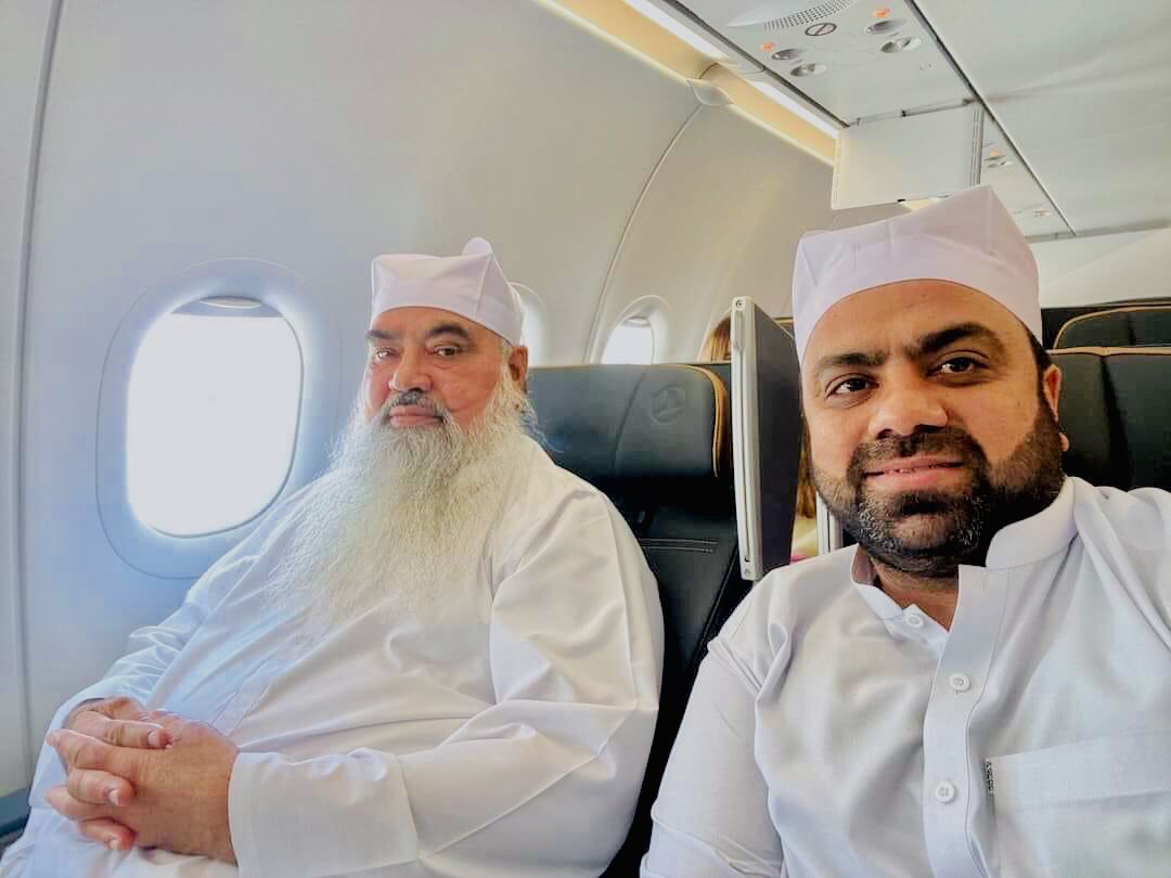 WadiAzizSharif's tweet photo. 05/08/2023 میرے حضور محبوب المشائخ الحاج حضرت خواجہ محبوب الہٰی مدظلہ العالیٰ سجادہ نشین دربار عالیہ نقشبندیہ مجددیہ موہرویہ وادی عزیز شریف چنیوٹ تبلیغِ اصلاحی دورہ کے لیے ترکی سے یو۔کے روانہ❣️
#youtube https://t.co/y1S67U1v4w 
#WhatsApp Group 
https://t.co/UHtWl13Sjp https://t.co/eCBcYzCa54