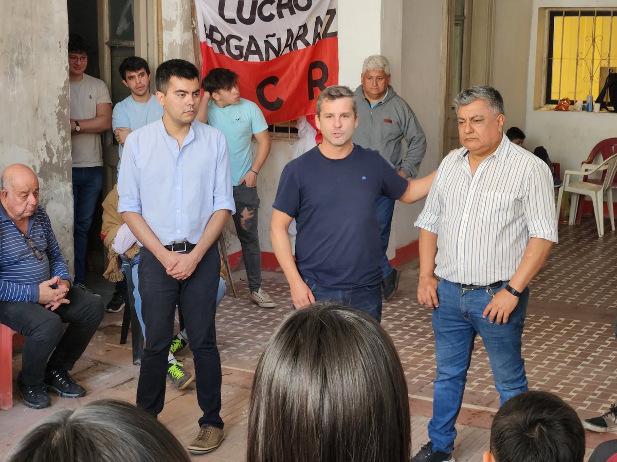 mariano_campero's tweet photo. #Hoy estuve en la Casa Radical con los correligionarios @LuchoArganaraz_ @BelenCejas83 @Leandro_Arg1 y dirigentes de San Miguel de Tucumán.
Muchas gracias por el apoyo y el afecto. ¡Adelante Radicales! 💪🇵🇱 https://t.co/ERVGiIeVum