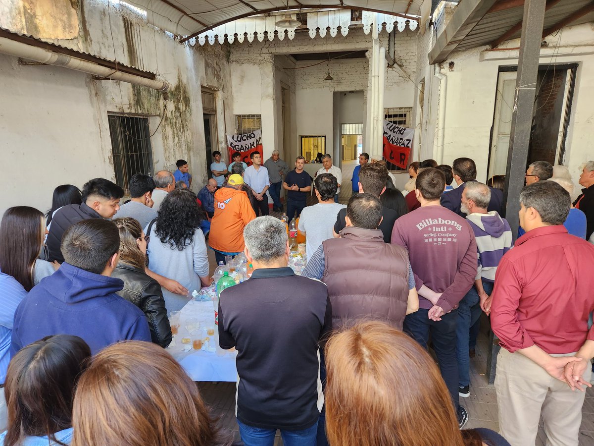 mariano_campero's tweet photo. #Hoy estuve en la Casa Radical con los correligionarios @LuchoArganaraz_ @BelenCejas83 @Leandro_Arg1 y dirigentes de San Miguel de Tucumán.
Muchas gracias por el apoyo y el afecto. ¡Adelante Radicales! 💪🇵🇱 https://t.co/ERVGiIeVum