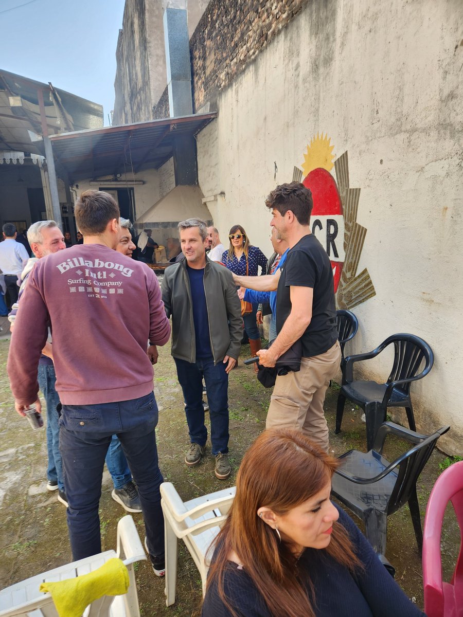 mariano_campero's tweet photo. #Hoy estuve en la Casa Radical con los correligionarios @LuchoArganaraz_ @BelenCejas83 @Leandro_Arg1 y dirigentes de San Miguel de Tucumán.
Muchas gracias por el apoyo y el afecto. ¡Adelante Radicales! 💪🇵🇱 https://t.co/ERVGiIeVum