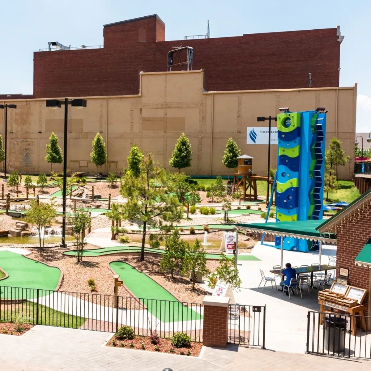 Just because it's back-to-school season doesn't mean the fun has to stop! End the summer by doing something fun with the kids and treat them to a day of play at Brickopolis Entertainment.