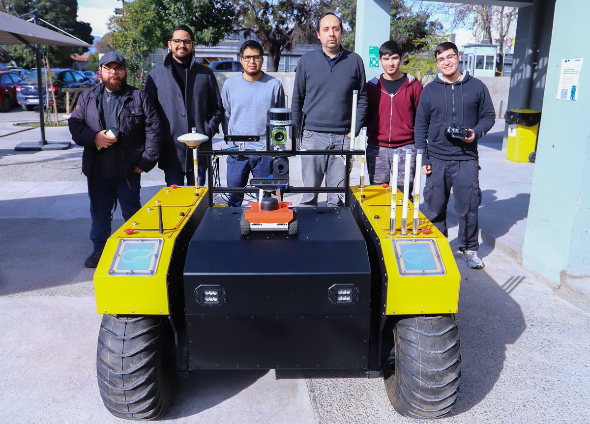 📌 #UOHenlaPrensa | Universidad de O’Higgins recibe vehículo robótico todo terreno para investigación en #Agricultura inteligente y de precisión. 
De origen canadiense, el #Warthog, viene a revolucionar la investigación en la región 🌱.  goo.su/Uf3H6q
