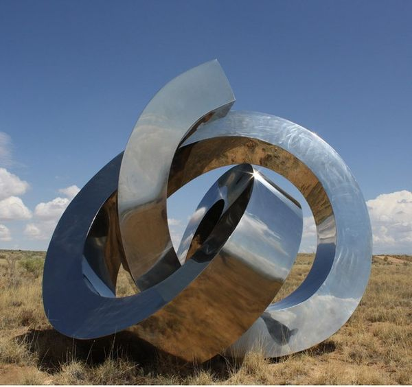 fawaz_arted's tweet image. #الفن_حول_العالم
النحات الامريكي جينو مايلز Gino Miles عاش في ايطاليا 10 سنوات يحمل البكالوريوس والماجستير ودرس في جامعة إيطاليا وفي أكاديميا بيلا أرتي.
اعمال جينو كبيرة وصغيرة والصغيرة الحجم مقطوعة ومُلحومة يدويًا من الفولاذ المقاوم للصدأ والبرونزية. كل عمل هو قطعة قائمة بذاتها.