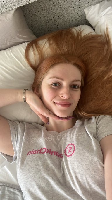 good morning sluts and nerds https://t.co/oUfNM2FGJ3