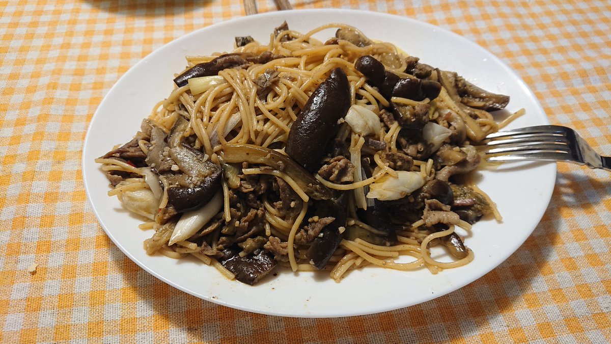 neco_macchi's tweet photo. てってれー、ご飯日記ぃ。
ザ☆手抜き料理！🤣
でもぅんまいのよ、和風茄子パスタ🤤 https://t.co/cj1crlfpXu