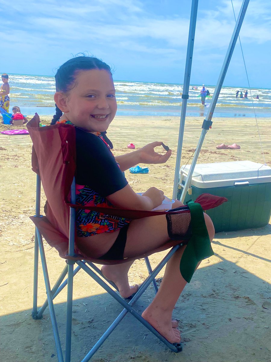 mrs_shoemake's tweet photo. Picnics on the beach #starSelfie @NISDMichael https://t.co/AI6X6MdJ79