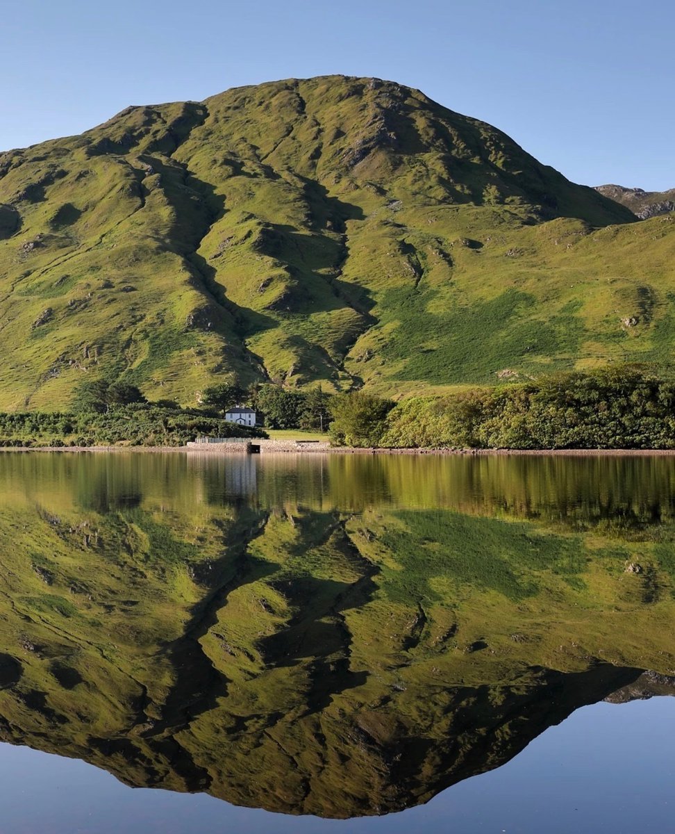 Stairnahireann's tweet photo. 📍Kylemore Lough, Co Galway
📸 chaoshengzhang [IG] https://t.co/stSdiq6Qfy