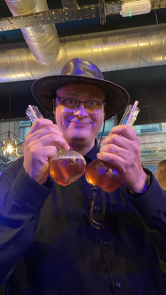 Is thus guy doing it right, <a href="/Villezekeviking/">Ville (Engholm) Gullstrand | MVP</a>? #AskingForAFriend 

Thanks <a href="/kettukari/">Karoliina Kettukari</a> for the Pic! 😎