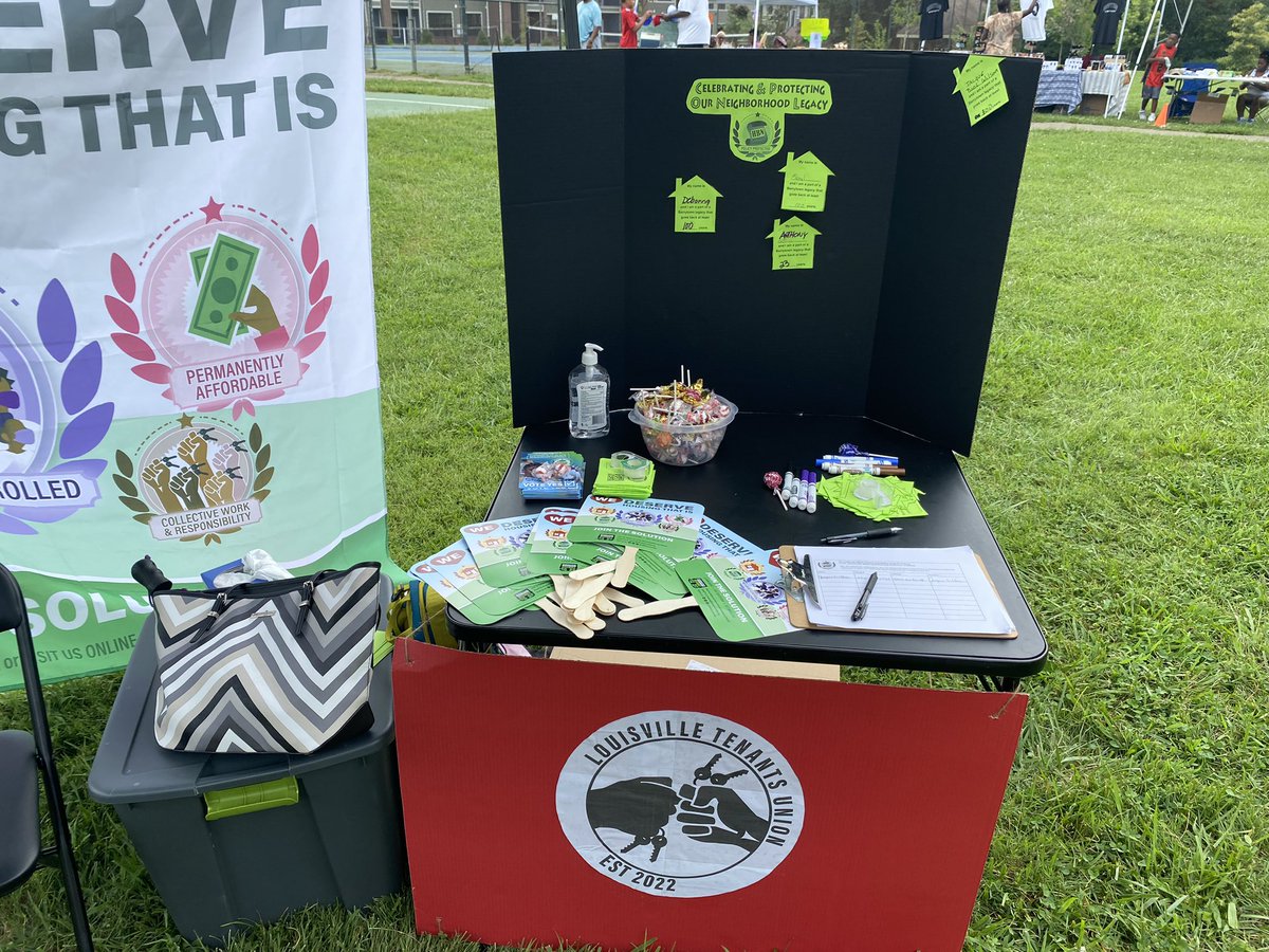 We out here at Berrytown Day! Residents are celebrating and protecting their neighborhood’s most precious legacy: people ❤️❤️⚡️⚡️🌻🌻 #PolicyProtected #HBNO #RestoreHBNs #Berrytown #Louisville