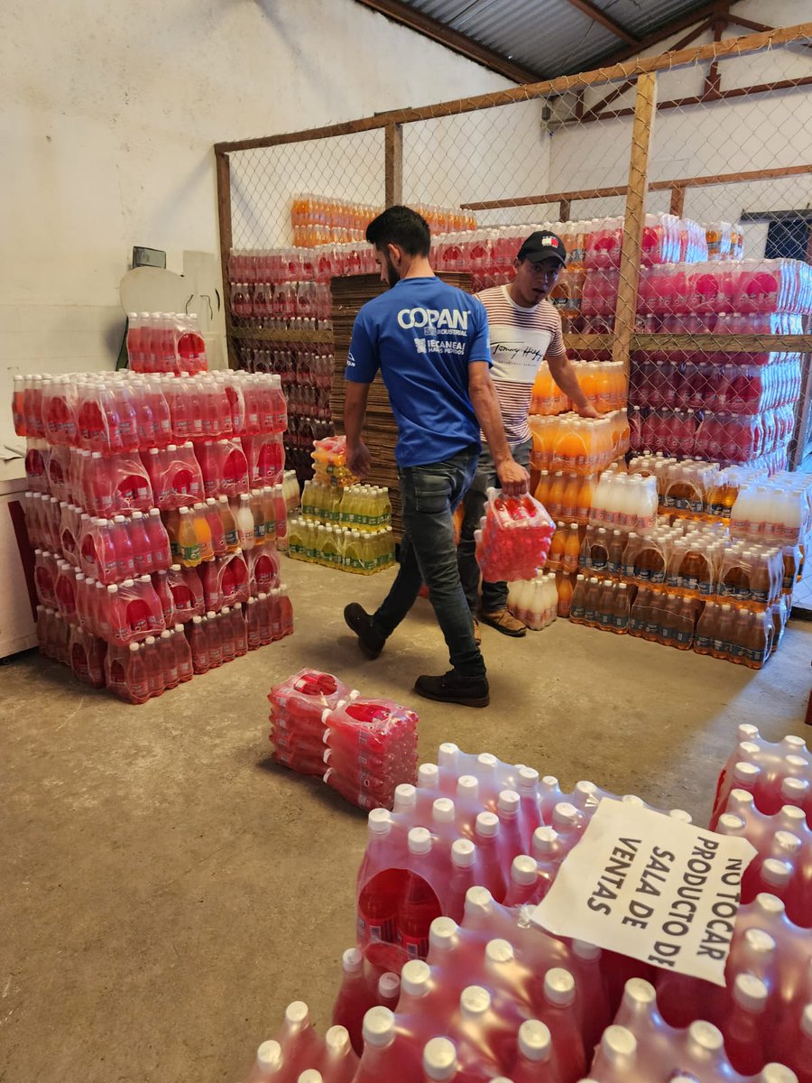 HCHTelevDigital's tweet photo. #HCH recorre las instalaciones de #CopanDry para mostrarle la operatividad que manejan con el fin de complacer a los que consumen la bebida de soda soborizada. https://t.co/bDZ5IlWSZ2