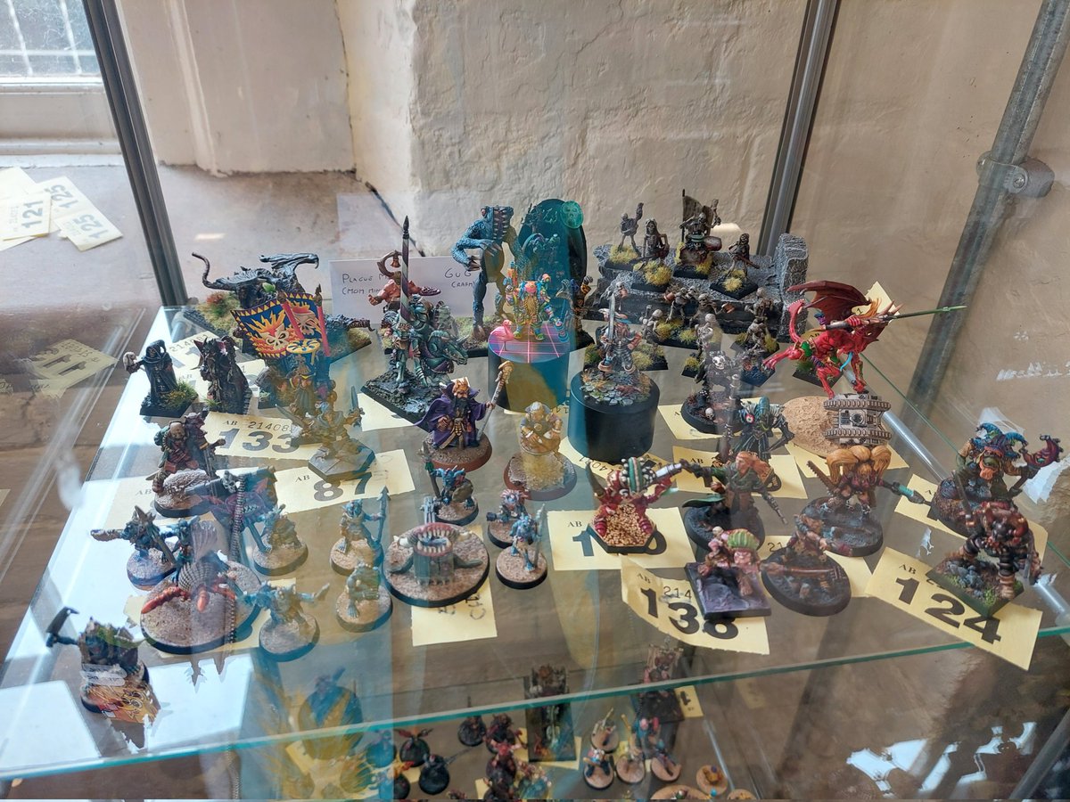 GQuail's tweet photo. Went to @WargamesFoundry for the 10th annual #Oldhammer gathering "BOYL"
As ever the painting contest had some amazing figures including an appearance by Scotland's own @Sughammer.
Also played my first epic 40k in about 2 decades with @wartrader .
#bruhammer https://t.co/Ij0WR8pXYI