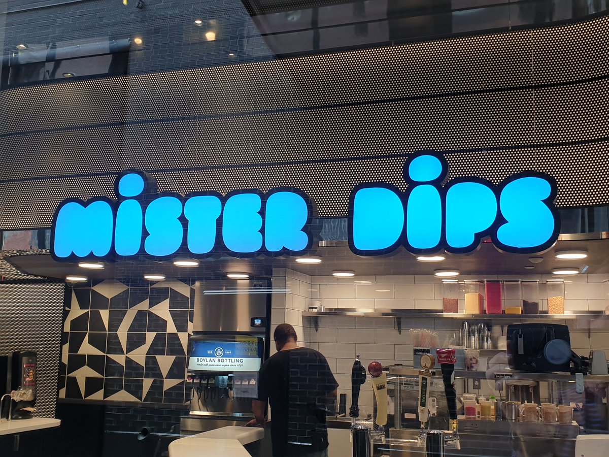 Devstars's tweet photo. Great clean branding from mister dips #Detroit https://t.co/b08FerRnlQ