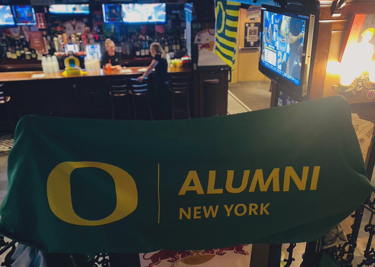 NYCDucks's tweet photo. Welp, the @bigten it is.
Here in the NY/CT/NJ-TriState we’ve got a few new rivals! Hi 👋🏻 @UMichAlumsNYC @NYCBuckeyes @NYCHuskers @NYC_Spartans @RutgersClubNYC @PSUNYC
Just know, the best college 🏈 watch parties in New York City are with the Oregon Ducks!
#GoDucks #AutzenEast https://t.co/twMemtUgU3