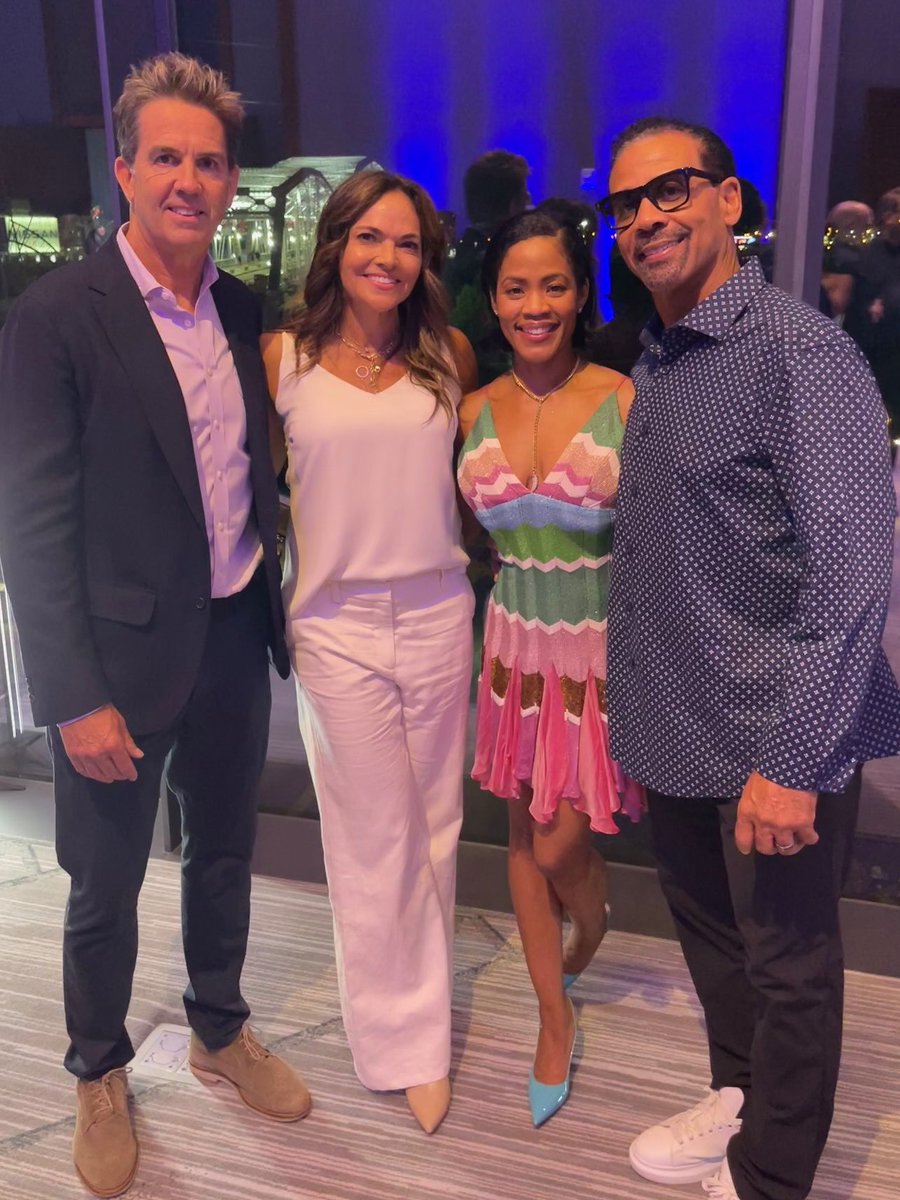 bbishop23's tweet photo. @MusicCityGP Party was 🔥!
#TimFox @joellefox7 @fitchickRN @marcmariani80 &amp;wife @KaylaAndersonTV https://t.co/F5mlQgLyTB