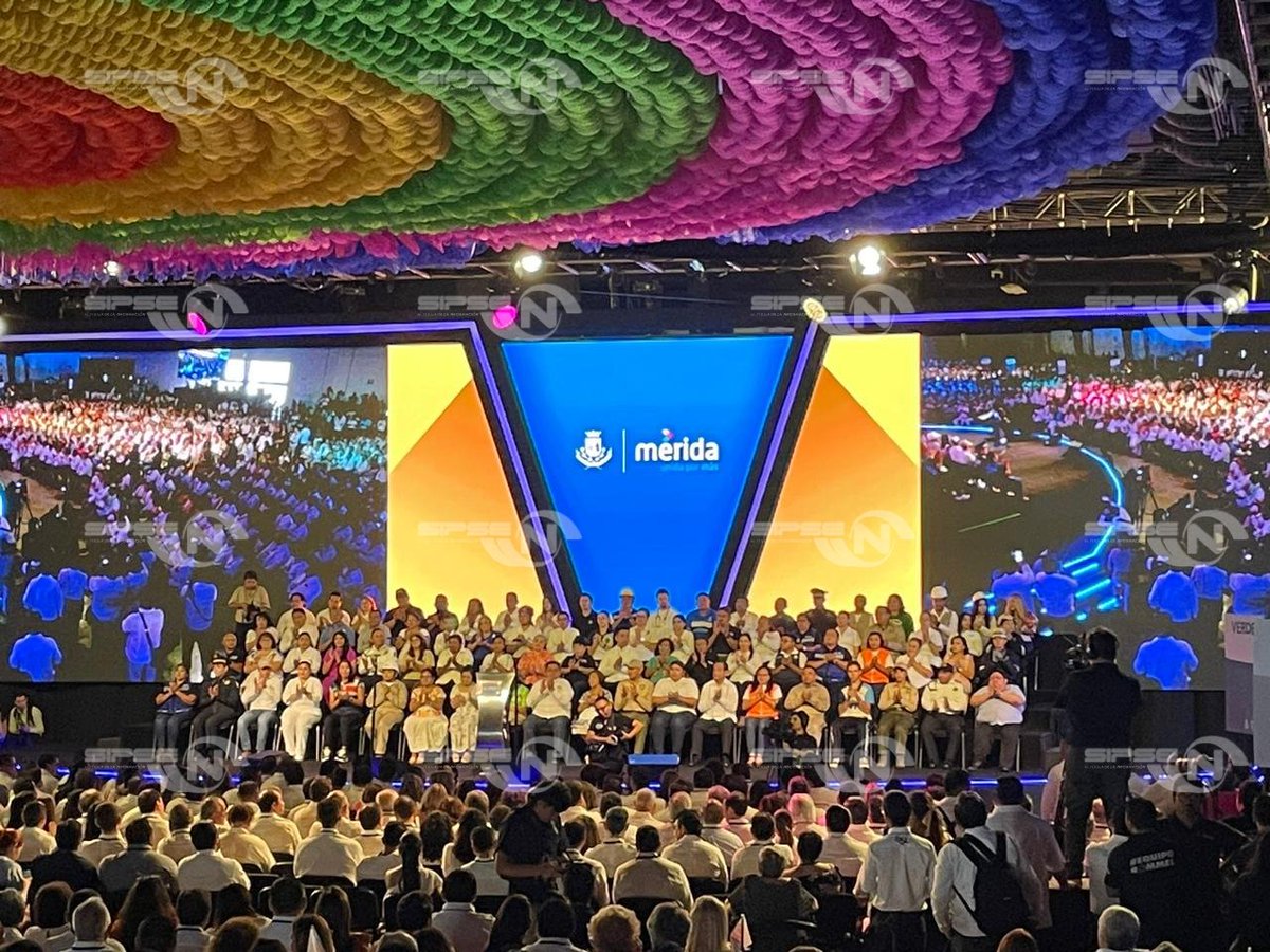 SIPSENOTICIAS's tweet photo. En el Centro de Convenciones Yucatán Siglo XXI, el presidente municipal de Mérida @RenanBarrera rinde su segundo informe de acciones de Gobierno del período 2021 2024.

Sigue la transmisión en vivo: https://t.co/ajM8w10nvG https://t.co/7Sc5xoMYjI