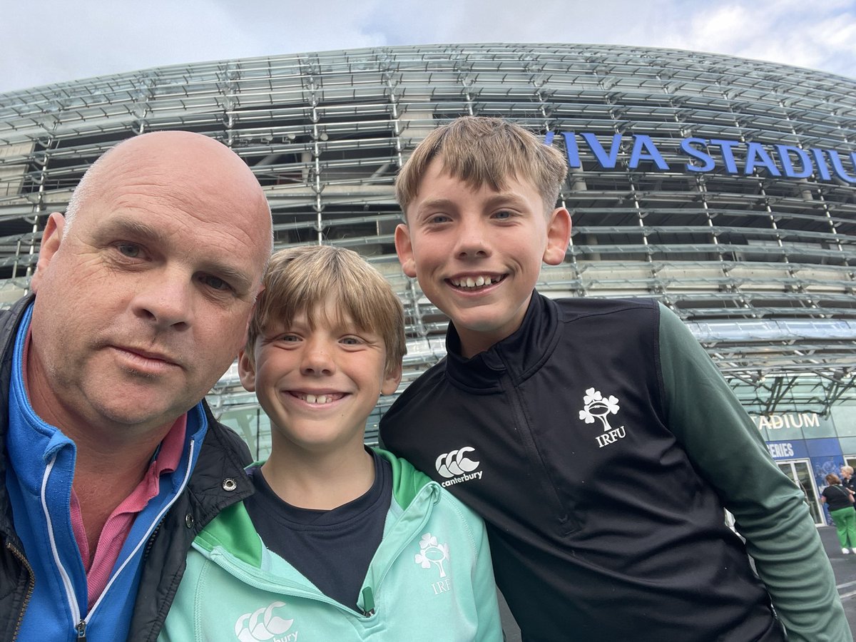 ronanmcasey's tweet photo. #shouldertoshoulder https://t.co/Iyj68ViL2U