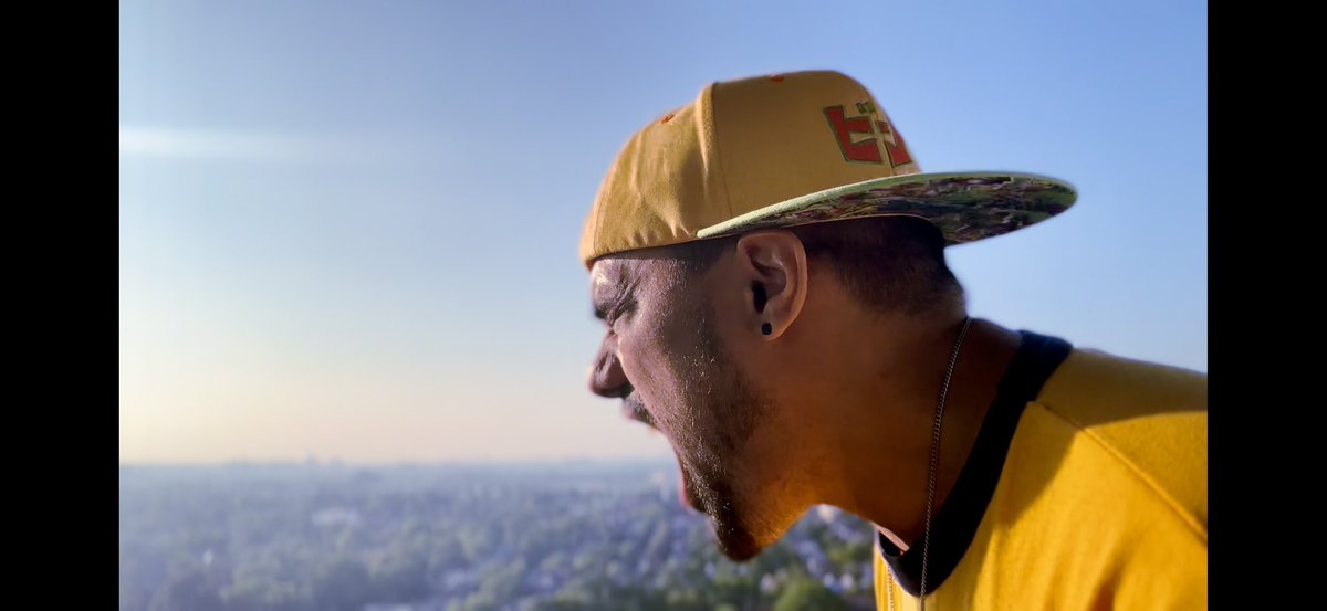 audio4n6's tweet photo. Editing my NEW MUSIC VIDEO now! Crazy how much better my iPhone is at filming than every camcorder I ever had #musicvideo #fauxkus #iphone14promax #film #filming #musician #music #newmusic #tunes #hiphop #punk #sing #singing #shouting #rapping #rap #rapper #producer #view https://t.co/P3POQKennE