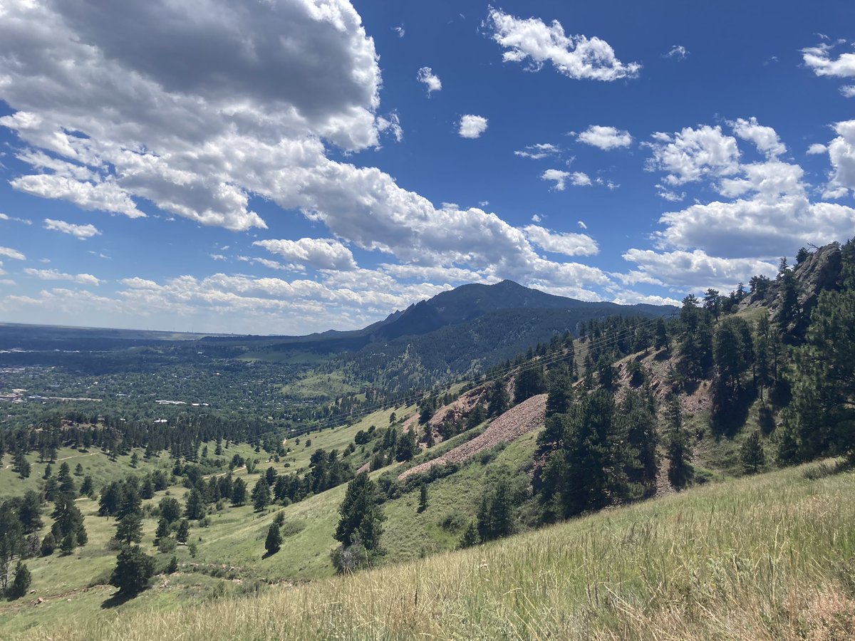 joeblow6868's tweet image. View from my run in #BoulderCO yesterday. #coloradoTrails #mountSanitas
