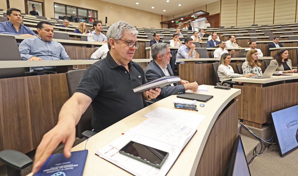 Santiago Peña tweet media