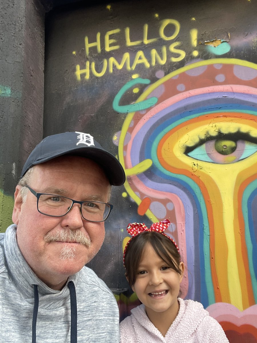 Romina and I shopping for French Toast ingredients this morning in San Miguel de Allende. <a href="/clif_high/">clif is antiselenite 🏴‍☠️</a>
