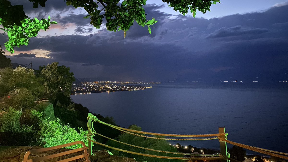 thanosole66's tweet photo. #view #besttime #uniqueplace https://t.co/whjU5ZERte