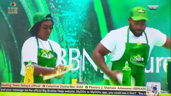 Urielmusicstar's tweet image. 3rd round of the #2Sure challenge and our Star and her BFF washed 11 plates in 60 seconds!!! 

Highest so far! 🔥🔥😮‍💨😮‍💨🔥
URISTARS💫🔥, we are so close to winning today's challenge, fingers crossed 🤞 as we say our prayers😩❤️ 

#BBNaijaAllStars #BBNaija #Uriel