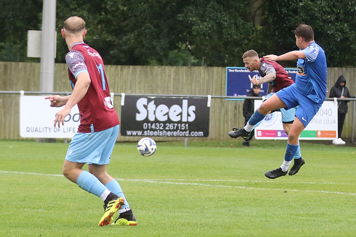nibbo1's tweet image. Amazing thunderbolt of a goal by @DanielStoneman for @Westfieldsfc1 to put Westfields 2-1 up v @cogenhoeunited in the FA Cup Extra prelim round