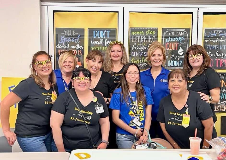 hillery_smith's tweet photo. @ELPASO_ISD FIESTA!  🎉 It was fun to gather with the community and kick off an amazing 2023-2024 school year!! #itstartswithus #RiveraElementary https://t.co/YkMpSCcdJU