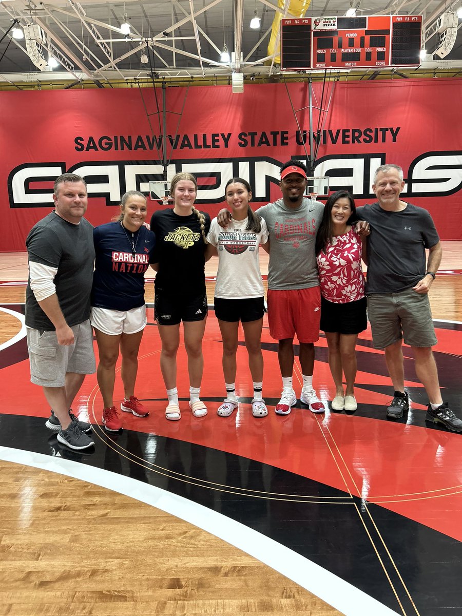 CMill2025_'s tweet photo. Thank you to @svsuwbb @CoachPruettSVSU @CoachRobMcD for an amazing elite camp!! @mipremier2025 @fgrhoops https://t.co/S8C2RNugNf