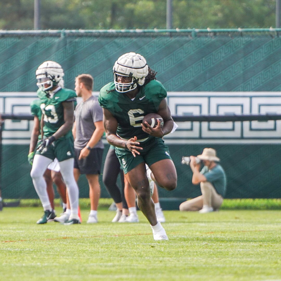 MSU_Football's tweet photo. Live look of a train comin’ through. 🚊 

#RELENTLESS x @maliq_thefreak https://t.co/YEAQ0EqBVB