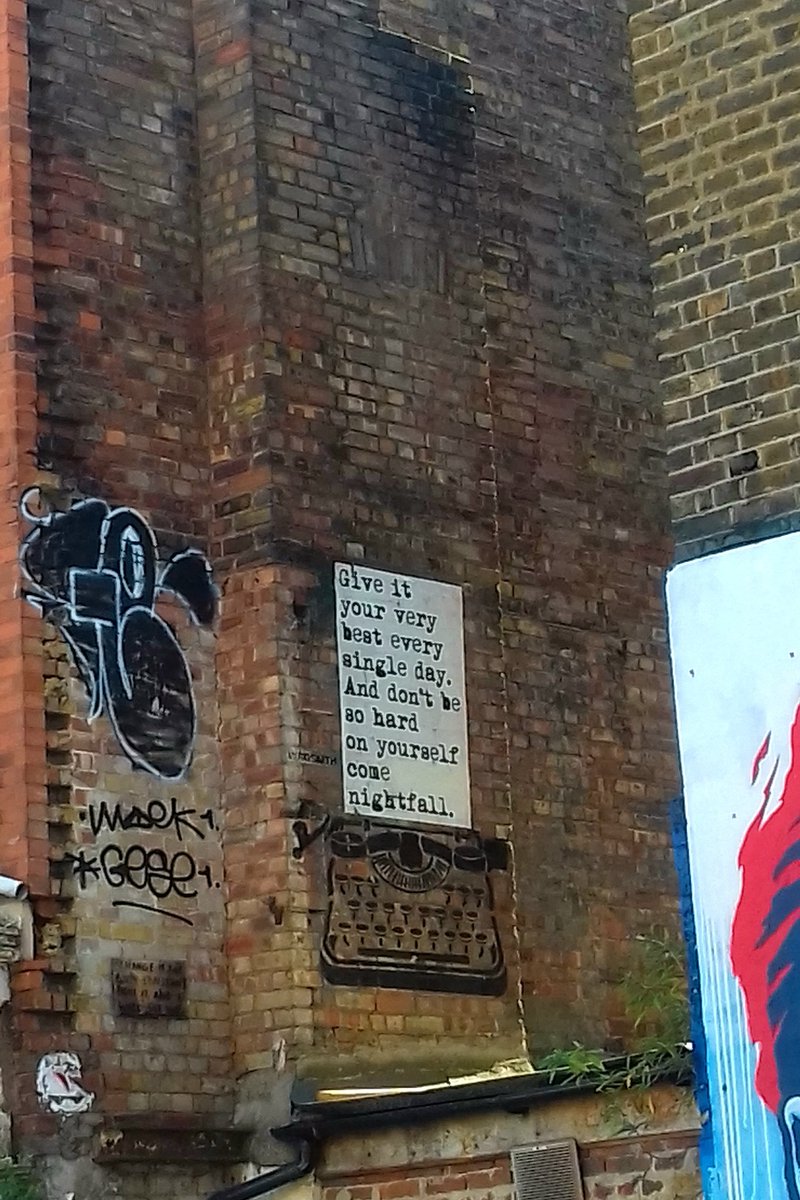 MandK6980's tweet image. I loved this #StreetArt the first time I saw it back in 2018. I was so happy when I walked around the corner a few weeks back and it was still there, albeit with a new message 🥰😍 Kate  #BrickLane #WrdSmth