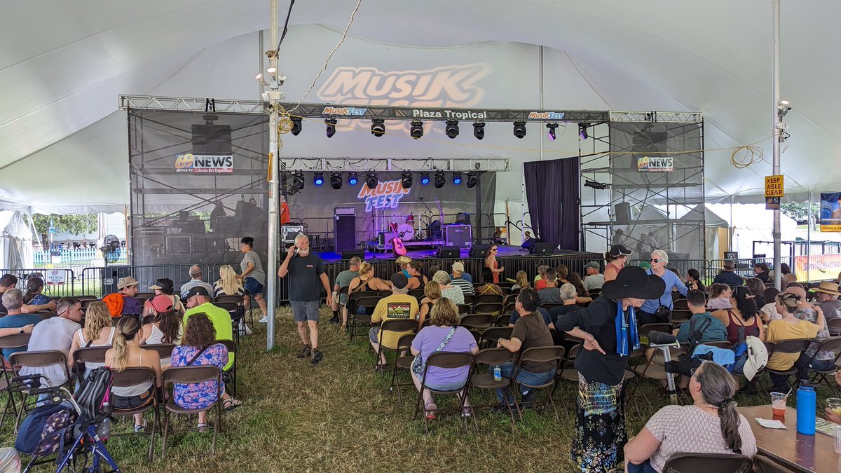 The crowd is forming for @LHSMusikfest23 and @FHS_AtTheFest at @Musikfest !! @basdjacksilva #musikfest #BASDcommunity