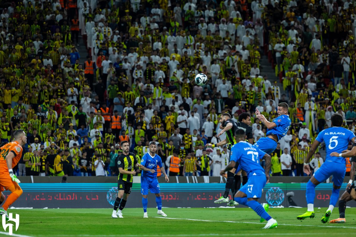 Alhilal_EN's tweet photo. Ladies and gentlemen 📣

AERIAL DOMINANCE 🥇🦅
#Our_SS22
#AlHilal 💙 https://t.co/BB51wfuCKc