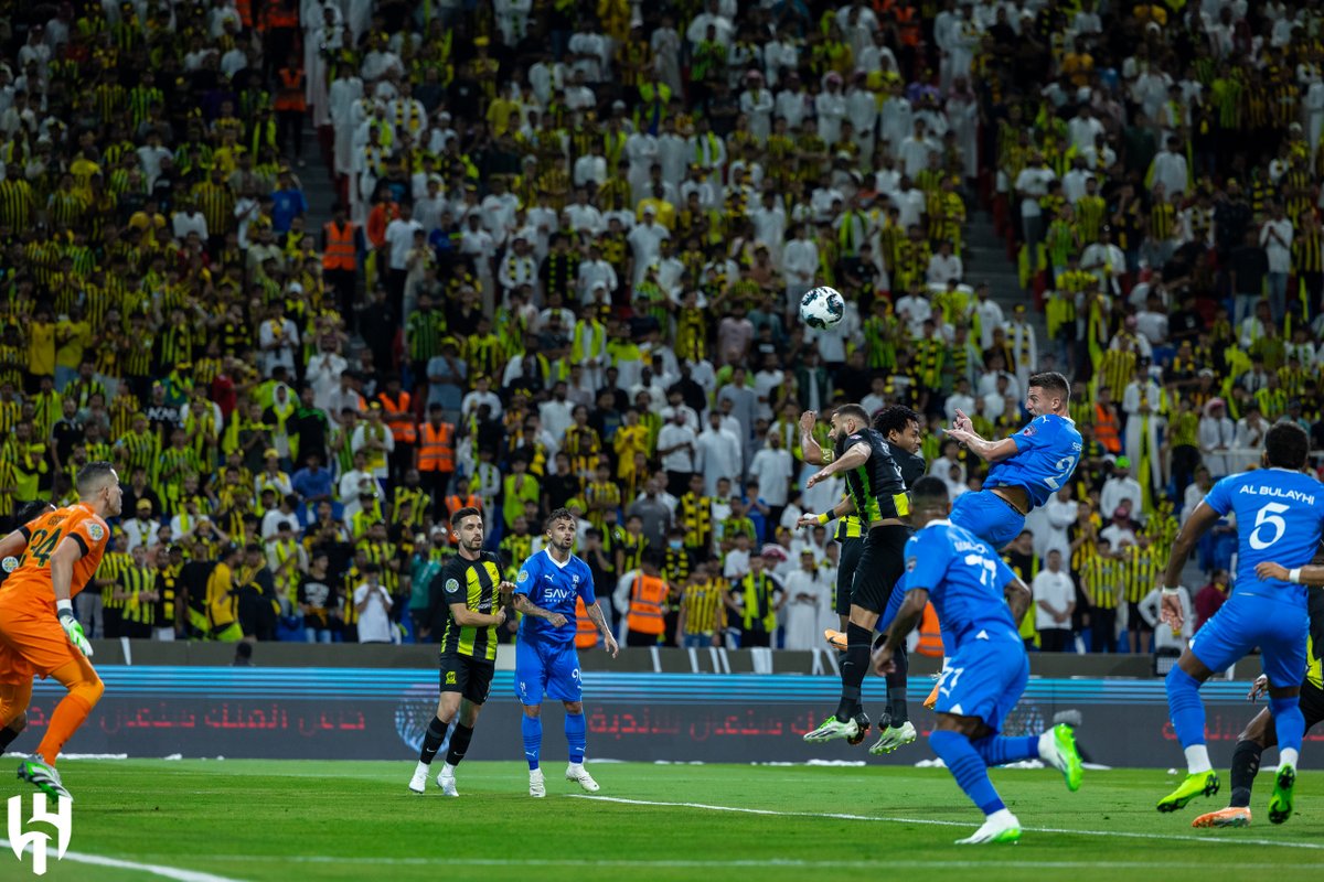 Alhilal_EN's tweet photo. Ladies and gentlemen 📣

AERIAL DOMINANCE 🥇🦅
#Our_SS22
#AlHilal 💙 https://t.co/BB51wfuCKc