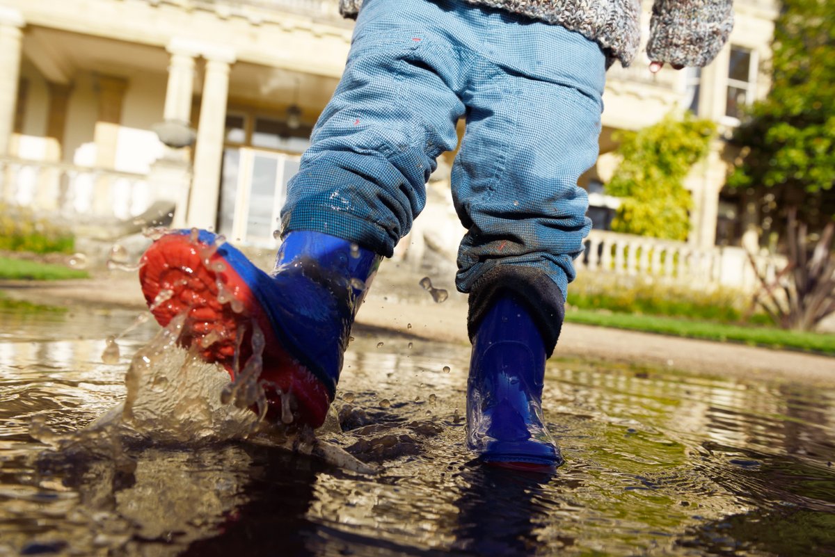 Don't let the rain stop you! 

Get the waterproofs ready and check out these eight wet weather activity ideas for #SummerOfPlay, with @StarlingBank: ow.ly/4RCe50PsYt7